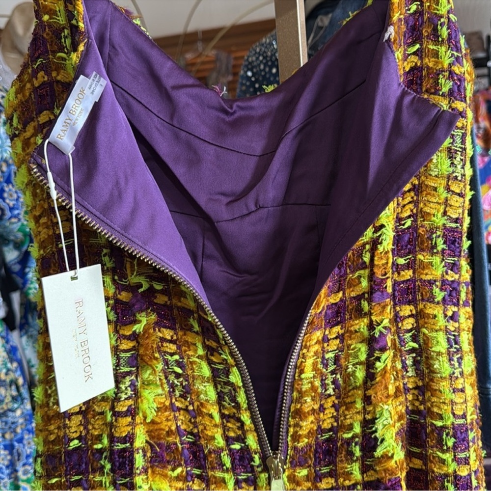 RAMY BBROK RUNWAY TWEED'esque NWT, 6, MSRP $900
Ramy Brook
Size: 6
$649 $895 - Picture 8 of 11